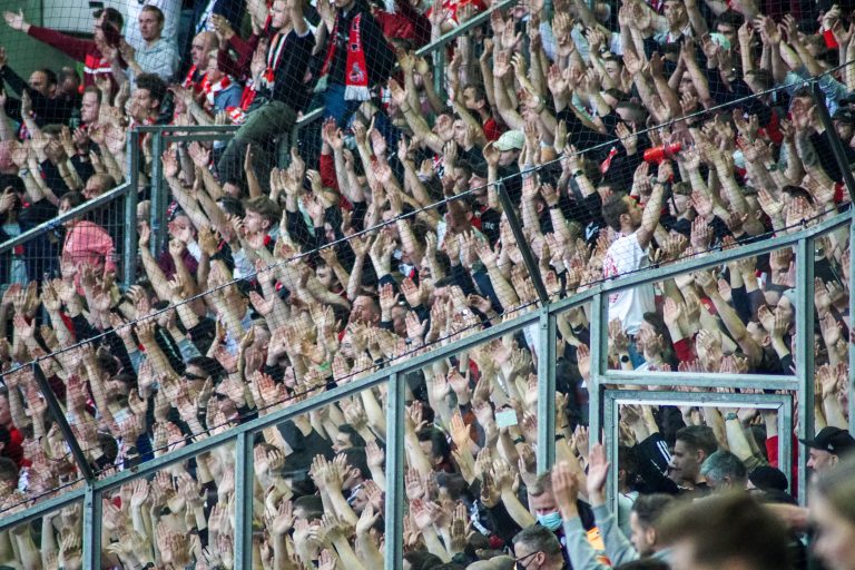 FC Köln de baas in de Rheinland derby
