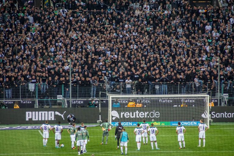 FC Köln de baas in de Rheinland derby