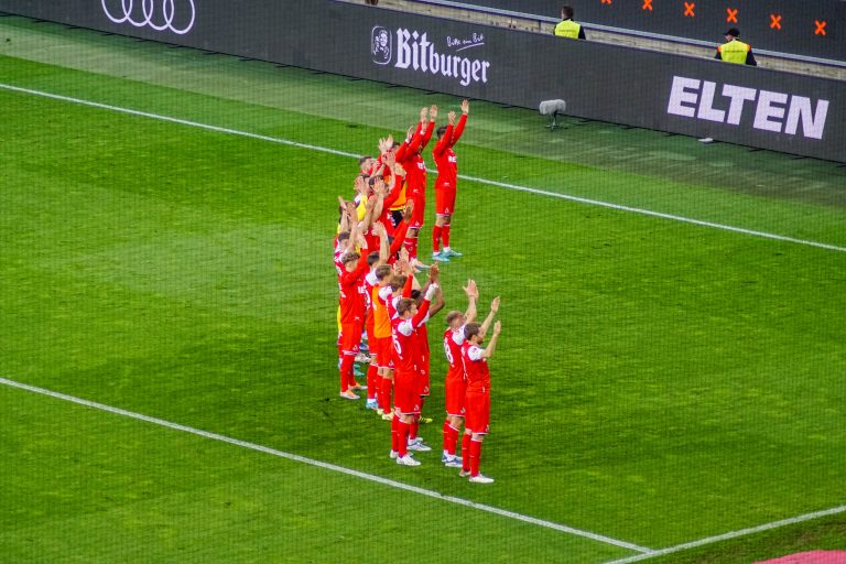 FC Köln de baas in de Rheinland derby