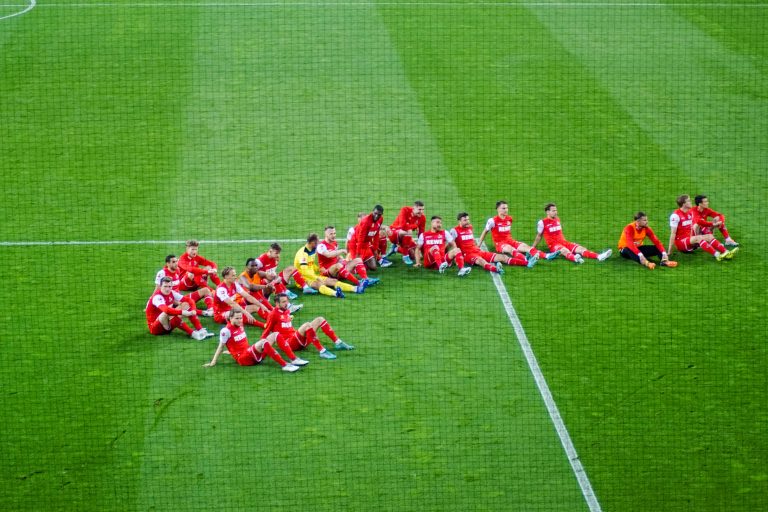 FC Köln de baas in de Rheinland derby