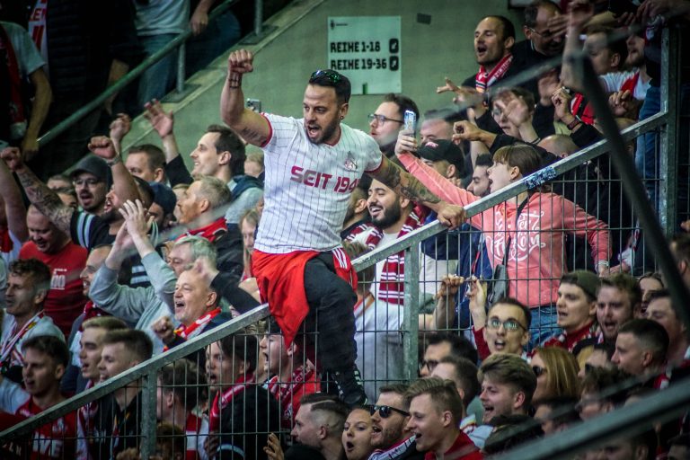 FC Köln de baas in de Rheinland derby