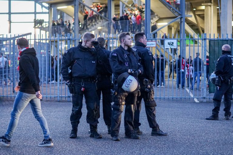 FC Köln de baas in de Rheinland derby