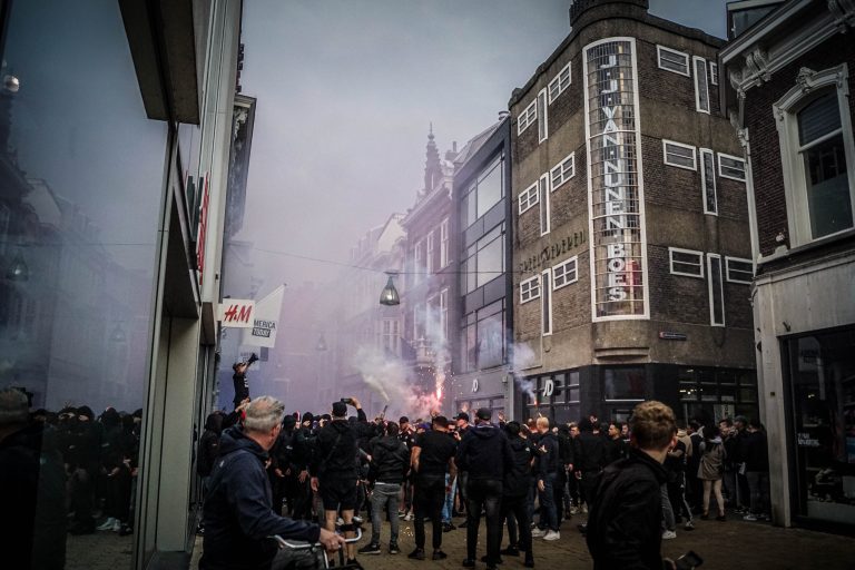 Magistrale spandoeken Tilburg Tifosi zetten toon voor heerlijke avond