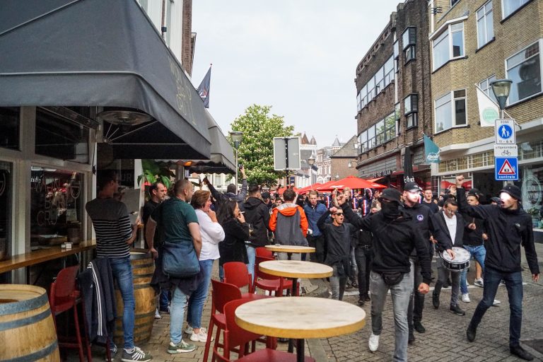 Magistrale spandoeken Tilburg Tifosi zetten toon voor heerlijke avond