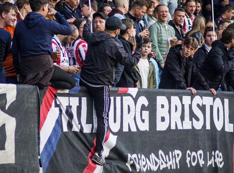 Magistrale spandoeken Tilburg Tifosi zetten toon voor heerlijke avond