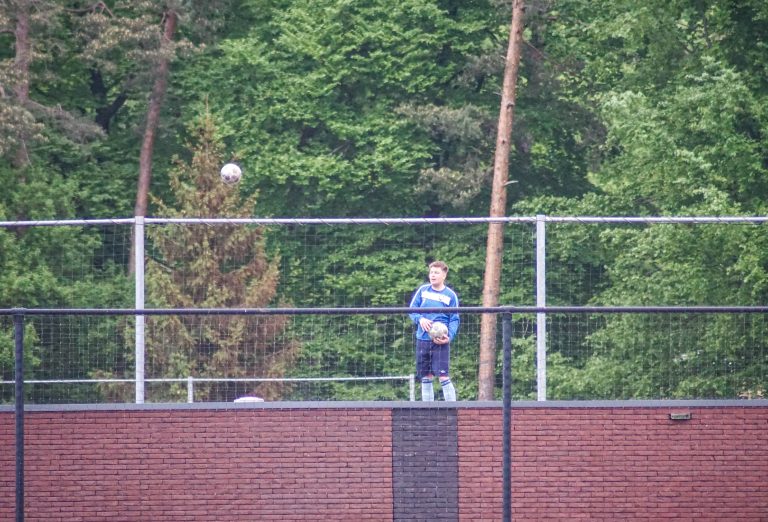 VV Dieren schakelt JVC Cuijk uit voor titelstrijd in goedbezoch topper