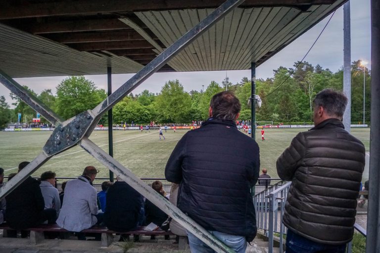 VV Dieren schakelt JVC Cuijk uit voor titelstrijd in goedbezoch topper