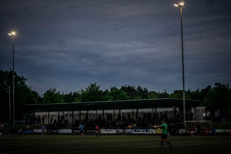 VV Dieren schakelt JVC Cuijk uit voor titelstrijd in goedbezoch topper