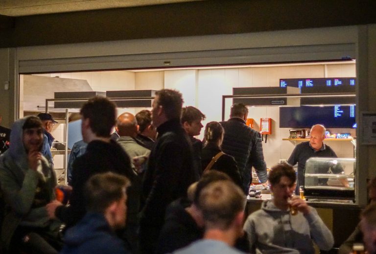 VV Dieren schakelt JVC Cuijk uit voor titelstrijd in goedbezoch topper
