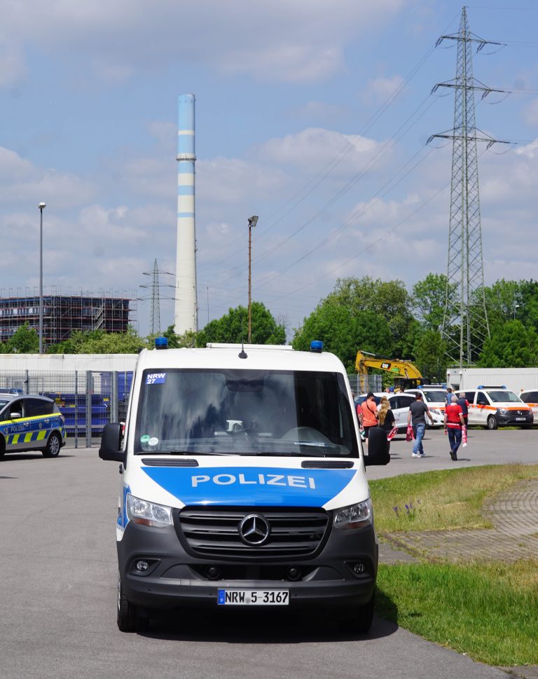 Ultieme ontlading supporters Rot-Weiss Essen na gedroomde promotie!