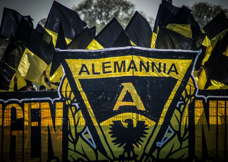 Ultras Alemannia Aachen nemen dorpj Straelen over bij degradatiekraker