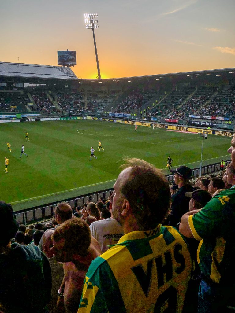 Sfeervolle avond op Midden-Noord laat ADO dromen van promotie