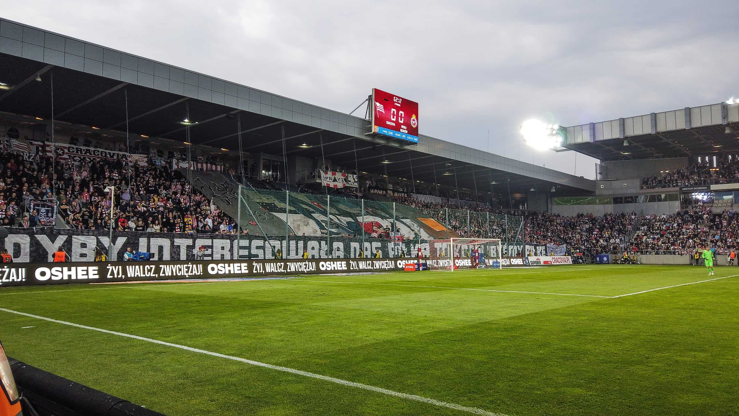 Cracovia krakow: Cracovia komt met keiharde spandoeken