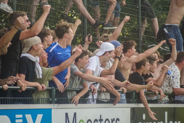 SDV Barneveld plaatst zich op bloedhete middag voor promotiefinale