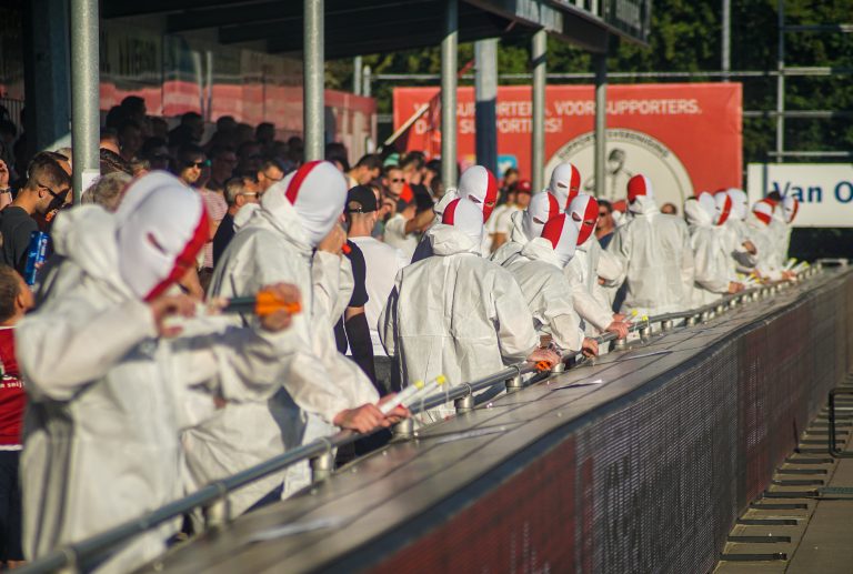 Bivaks, pyro en pogo; Kozakken Boys strijdt voor lijfsbehoud!