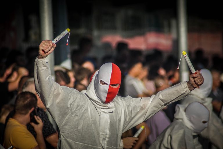 Bivaks, pyro en pogo; Kozakken Boys strijdt voor lijfsbehoud!