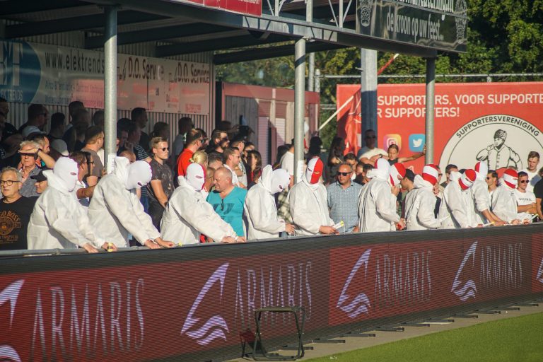 Bivaks, pyro en pogo; Kozakken Boys strijdt voor lijfsbehoud!