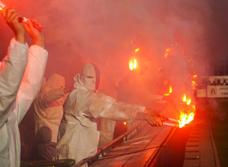 Bivaks, pyro en pogo; Kozakken Boys strijdt voor lijfsbehoud!