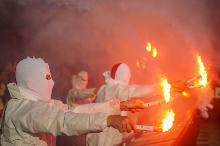 Bivaks, pyro en pogo; Kozakken Boys strijdt voor lijfsbehoud!