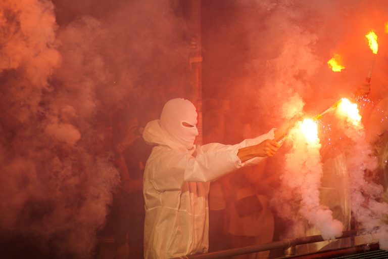 Bivaks, pyro en pogo; Kozakken Boys strijdt voor lijfsbehoud!