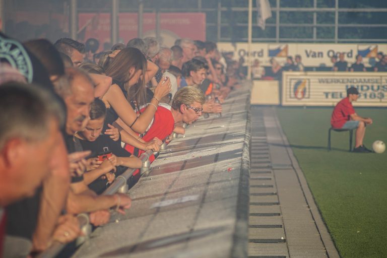 Bivaks, pyro en pogo; Kozakken Boys strijdt voor lijfsbehoud!