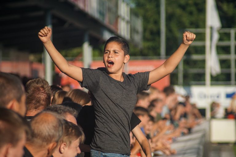 Bivaks, pyro en pogo; Kozakken Boys strijdt voor lijfsbehoud!