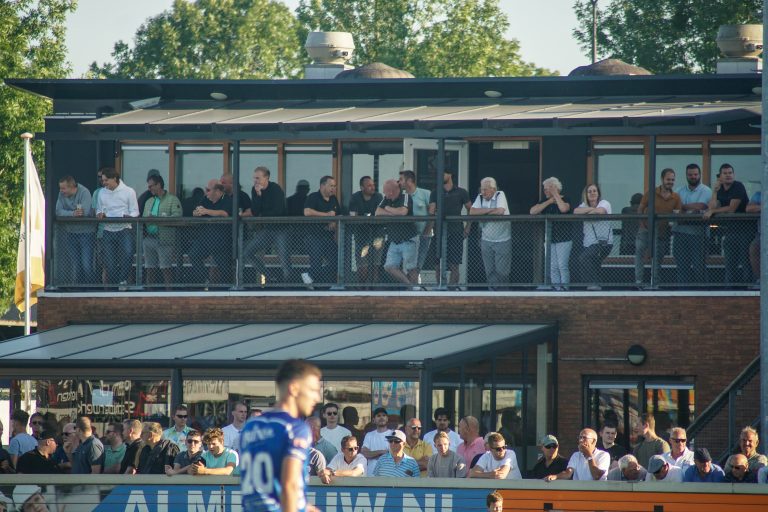 Bivaks, pyro en pogo; Kozakken Boys strijdt voor lijfsbehoud!