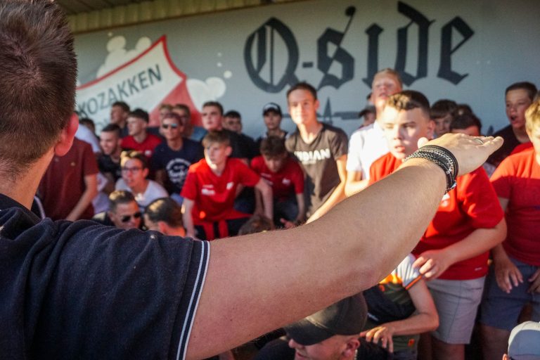 Bivaks, pyro en pogo; Kozakken Boys strijdt voor lijfsbehoud!