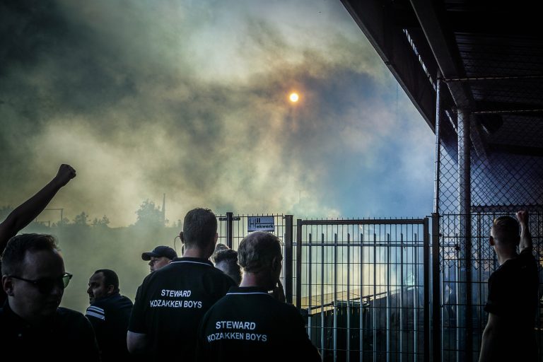 Bivaks, pyro en pogo; Kozakken Boys strijdt voor lijfsbehoud!
