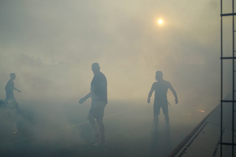 Bivaks, pyro en pogo; Kozakken Boys strijdt voor lijfsbehoud!