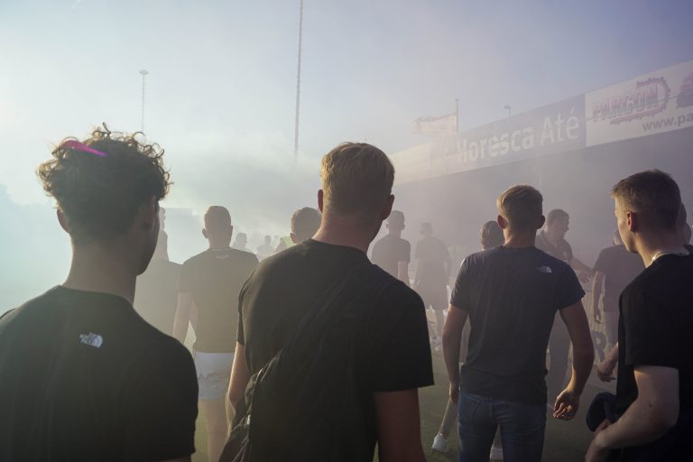 Bivaks, pyro en pogo; Kozakken Boys strijdt voor lijfsbehoud!
