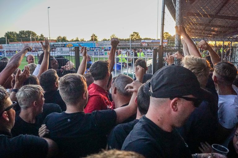 Bivaks, pyro en pogo; Kozakken Boys strijdt voor lijfsbehoud!