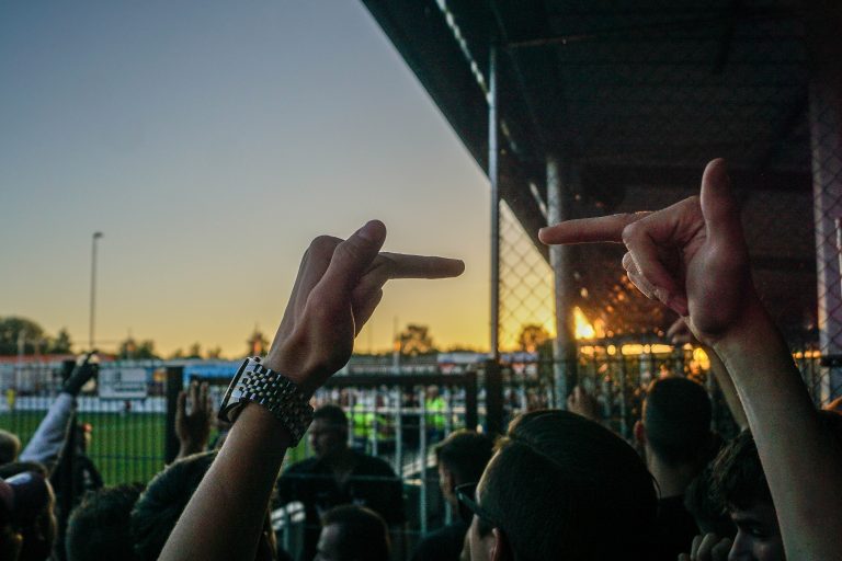 Bivaks, pyro en pogo; Kozakken Boys strijdt voor lijfsbehoud!