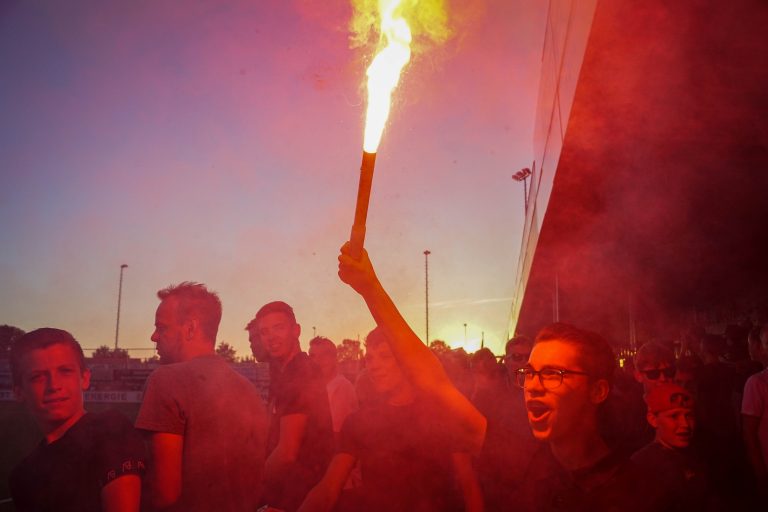 Bivaks, pyro en pogo; Kozakken Boys strijdt voor lijfsbehoud!