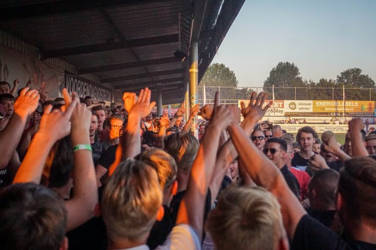 Bivaks, pyro en pogo; Kozakken Boys strijdt voor lijfsbehoud!