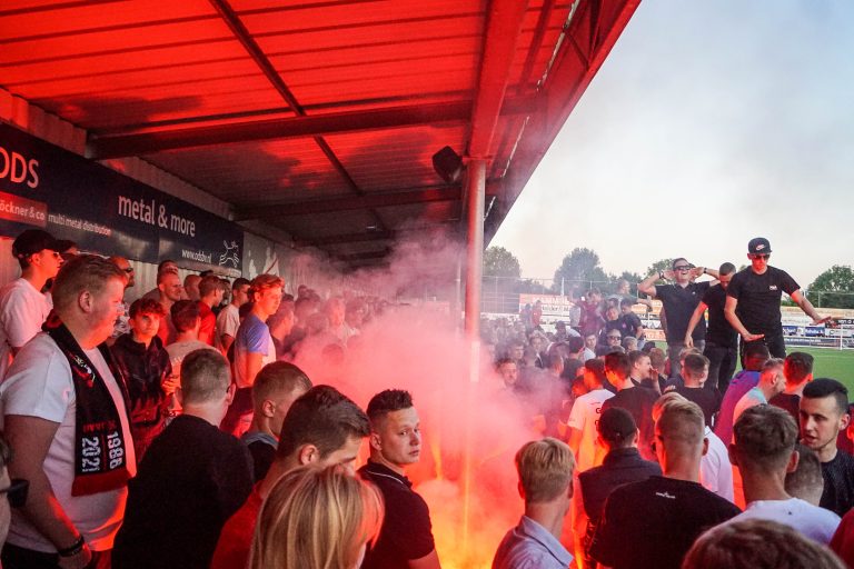 Bivaks, pyro en pogo; Kozakken Boys strijdt voor lijfsbehoud!