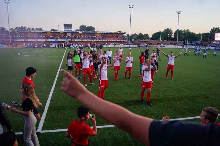 Bivaks, pyro en pogo; Kozakken Boys strijdt voor lijfsbehoud!