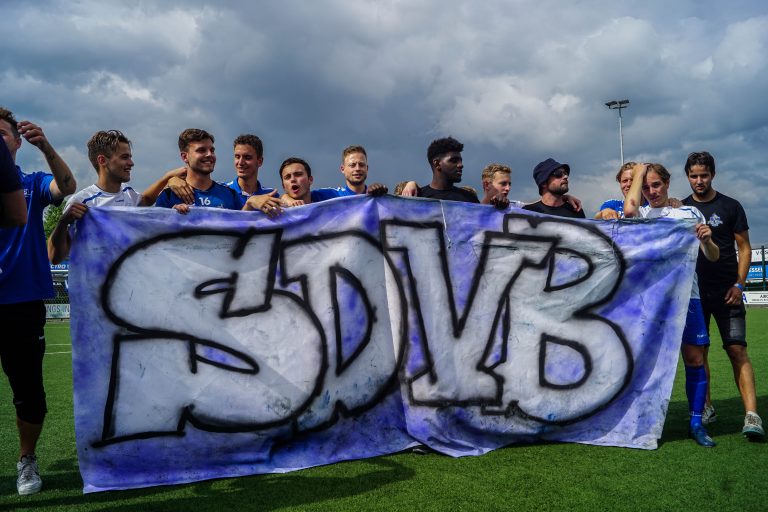 Historische promotie voor SDV Barneveld na verhitte middag in Veen