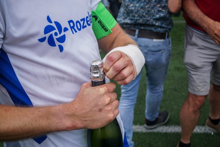 Historische promotie voor SDV Barneveld na verhitte middag in Veen