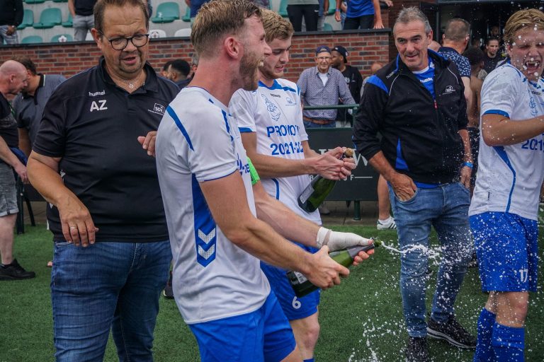 Historische promotie voor SDV Barneveld na verhitte middag in Veen