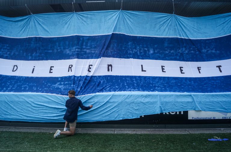 Groot feest in fietsdorp Dieren na kampioenschap lokale VV