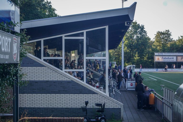 Supporters van Gemert stelen spandoek van GVVV op tumultueuze avond