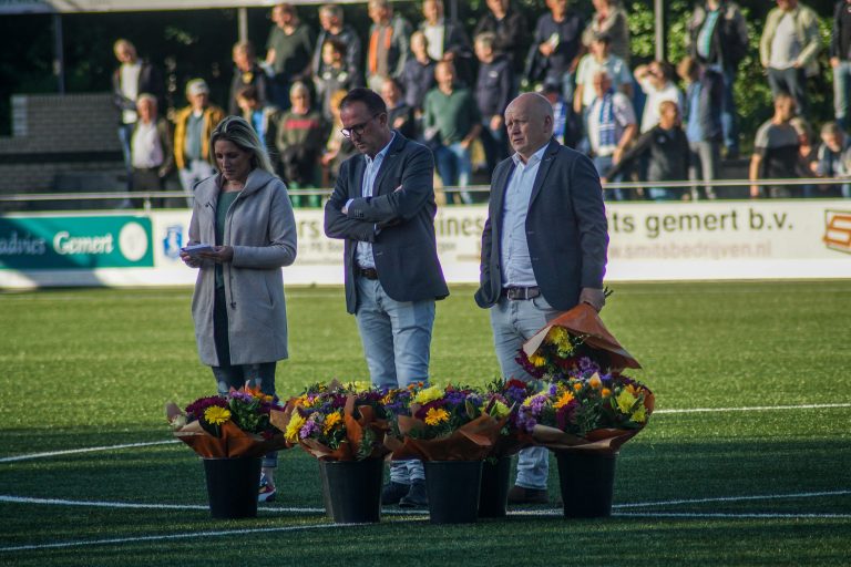 Supporters van Gemert stelen spandoek van GVVV op tumultueuze avond