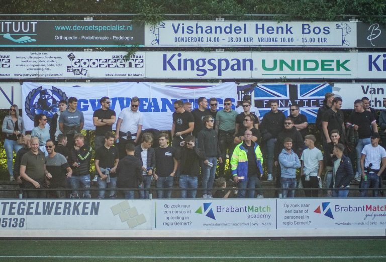 Supporters van Gemert stelen spandoek van GVVV op tumultueuze avond