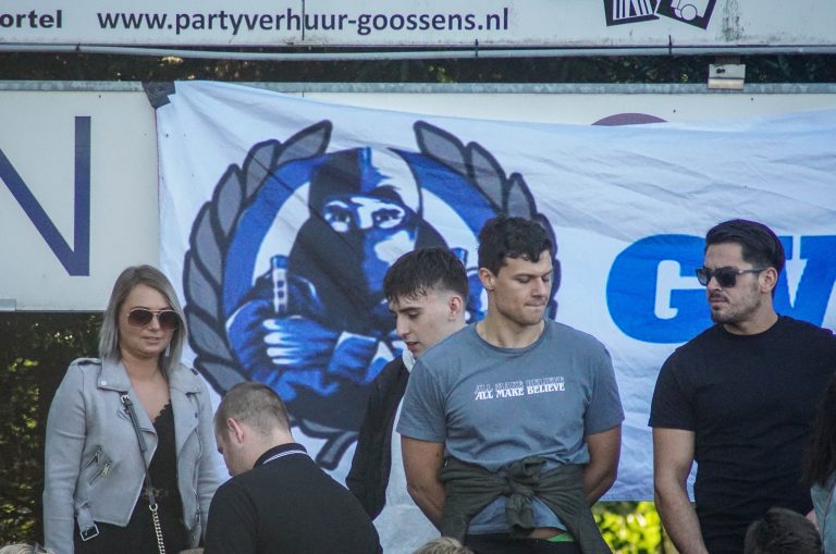Supporters van Gemert stelen spandoek van GVVV op tumultueuze avond