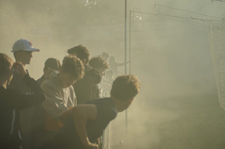 Supporters van Gemert stelen spandoek van GVVV op tumultueuze avond