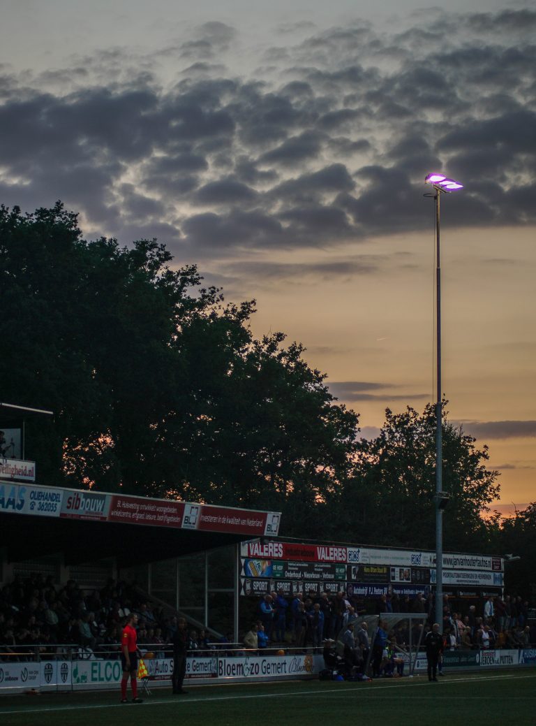 Supporters van Gemert stelen spandoek van GVVV op tumultueuze avond