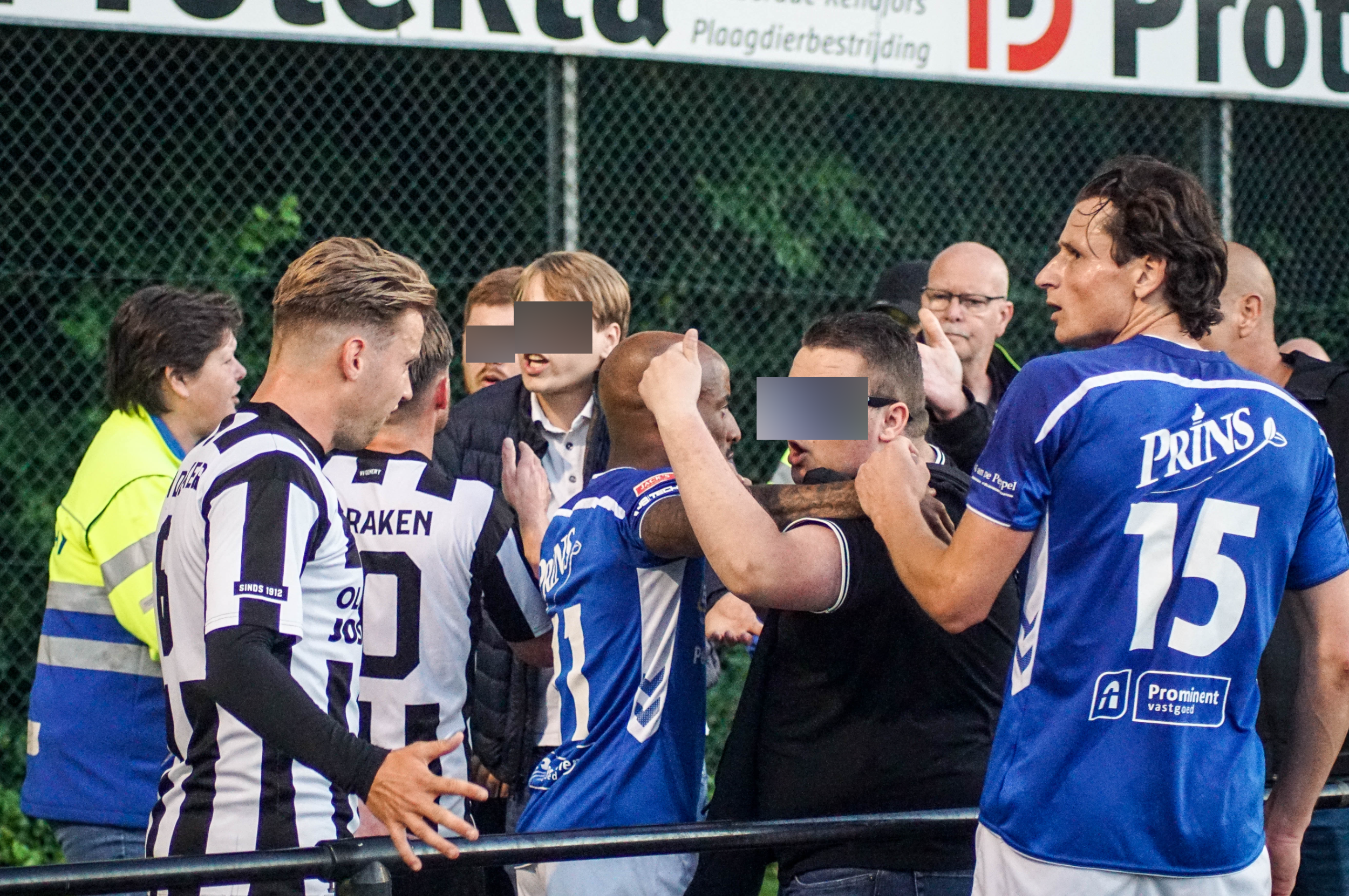 Supporters van Gemert stelen spandoek van GVVV op tumultueuze avond