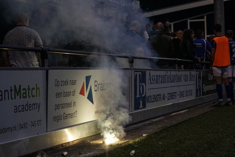 Supporters van Gemert stelen spandoek van GVVV op tumultueuze avond