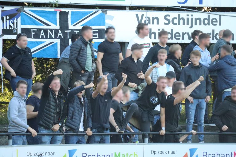 Supporters van Gemert stelen spandoek van GVVV op tumultueuze avond